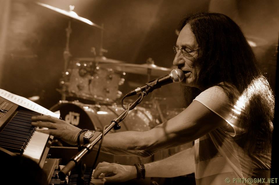 Ken Hensley — archive photograph 02